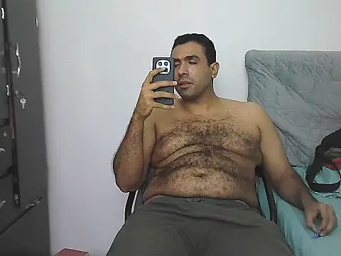 Snapshot of morenocabro10 chatting on March 2, 6:25 am morenocabro10 online show from March 2, 6:25 am