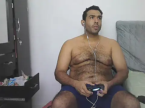 Snapshot of morenocabro10 chatting on March 5, 3:46 am morenocabro10 online show from March 5, 3:46 am