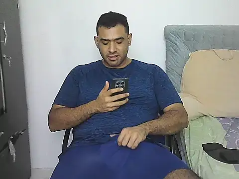 Snapshot of morenocabro10 chatting on March 24, 7:52 pm morenocabro10 online show from March 24, 7:52 pm