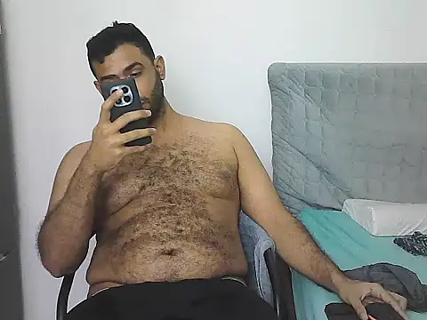 Snapshot of morenocabro10 chatting on April 2, 9:12 pm morenocabro10 online show from April 2, 9:12 pm