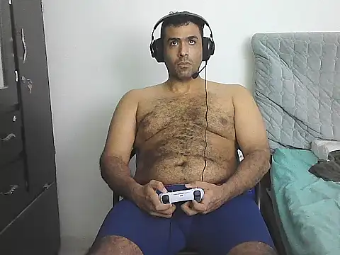 Snapshot of morenocabro10 chatting on April 7, 6:14 am morenocabro10 online show from April 7, 6:14 am