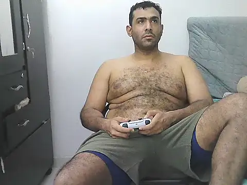 Snapshot of morenocabro10 chatting on April 10, 11:42 pm morenocabro10 online show from April 10, 11:42 pm