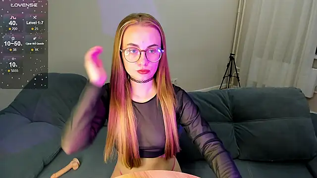 Snapshot of MewStella chatting on October 6, 5:43 pm MewStella online show from October 6, 5:43 pm