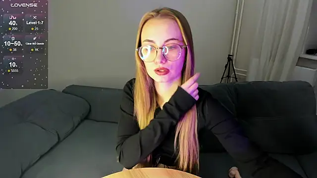 Snapshot of MewStella chatting on October 14, 7:14 pm MewStella online show from October 14, 7:14 pm