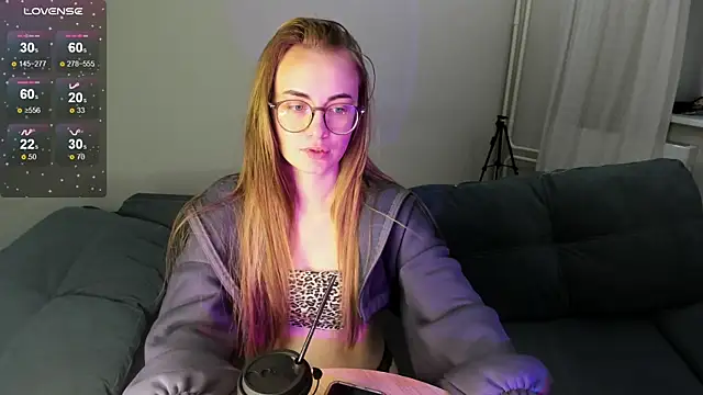 Snapshot of MewStella chatting on October 24, 11:45 pm MewStella online show from October 24, 11:45 pm