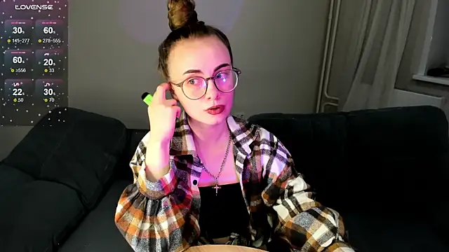 Snapshot of MewStella chatting on November 13, 4:50 pm MewStella online show from November 13, 4:50 pm