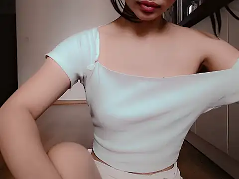 Snapshot of Tea_Mei chatting on October 12, 3:38 am Tea Mei online show from October 12, 3:38 am