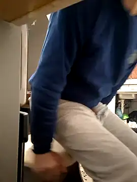 hugecock4u1990 online show from October 27, 3:32 am