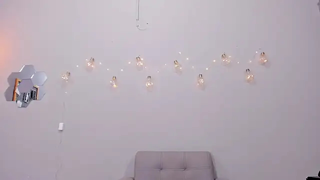 Snapshot of alianim chatting on January 18, 7:01 am alianim online show from January 18, 7:01 am