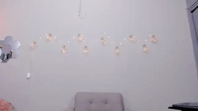 Snapshot of alianim chatting on February 5, 7:02 am alianim online show from February 5, 7:02 am