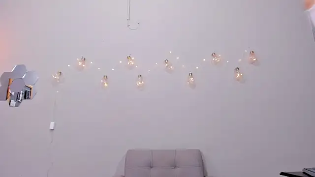 Snapshot of alianim chatting on February 13, 7:10 pm alianim online show from February 13, 7:10 pm