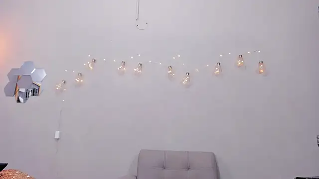 Snapshot of alianim chatting on February 21, 7:31 am alianim online show from February 21, 7:31 am