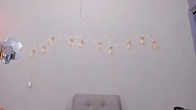 Snapshot of alianim chatting on February 21, 7:37 pm alianim online show from February 21, 7:37 pm