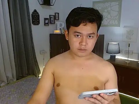 annocentboy online show from October 25, 1:07 pm