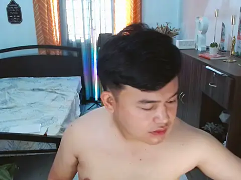 annocentboy online show from February 25, 8:57 am