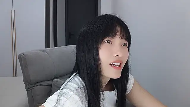Lisa-3333 online show from June 18, 2:54 pm