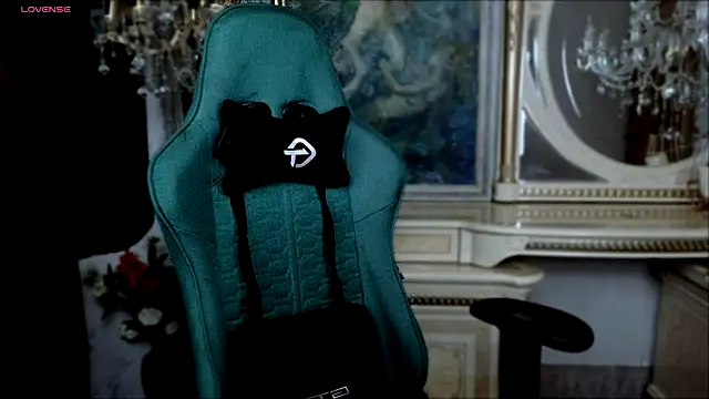 LaraBenson  online show from November 25, 10:48 am