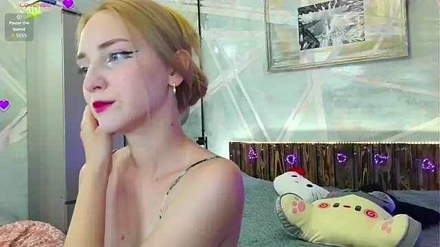 Luna-Fever online show from September 13, 2:28 pm