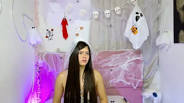 sukilove18 online show from October 12, 11:15 pm