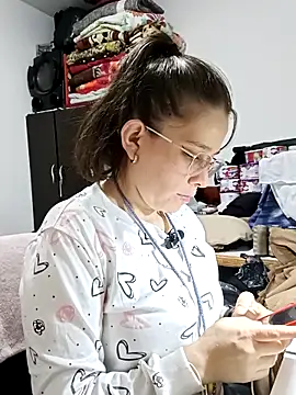 Isabella5 Brown  online show from October 30, 6:52 pm