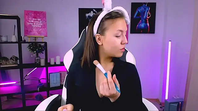 CindySparkl online show from November 5, 2:22 am