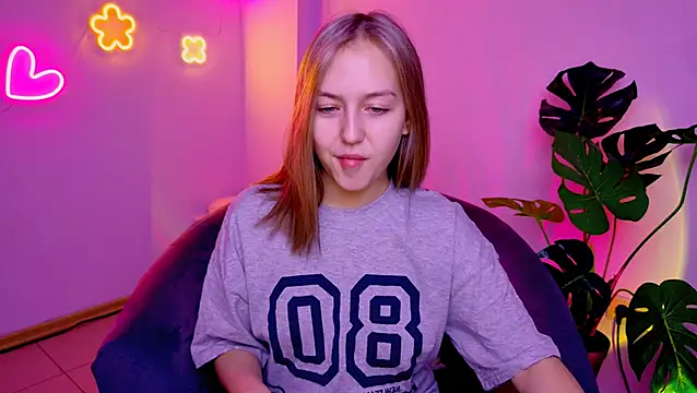 CindySparkl online show from February 6, 3:33 am