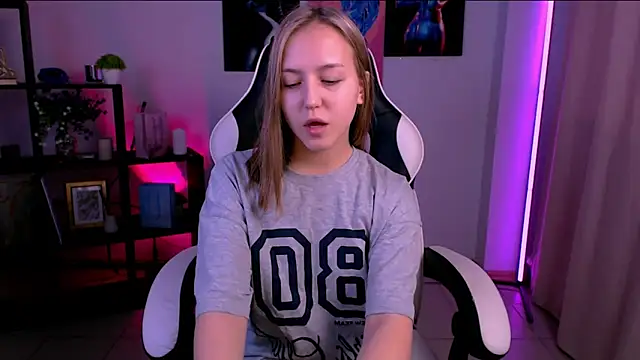 CindySparkl online show from February 11, 3:33 am