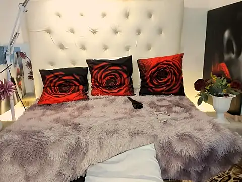 Playfullmaniac online show from January 14, 11:05 am