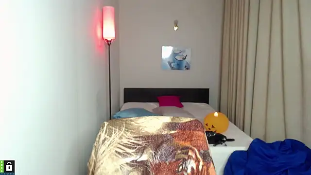 milf hornys online show from October 25, 4:57 pm