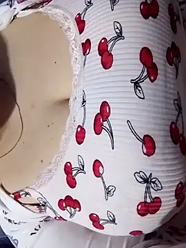 Snapshot of Hnonasix89 chatting on March 21, 1:21 am Hnonasix89 online show from March 21, 1:21 am