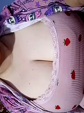 Snapshot of Hnonasix89 chatting on April 2, 9:29 am Hnonasix89 online show from April 2, 9:29 am