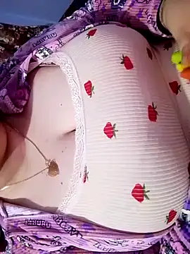 Snapshot of Hnonasix89 chatting on April 2, 11:13 pm Hnonasix89 online show from April 2, 11:13 pm