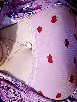 Snapshot of Hnonasix89 chatting on April 5, 12:35 pm Hnonasix89 online show from April 5, 12:35 pm