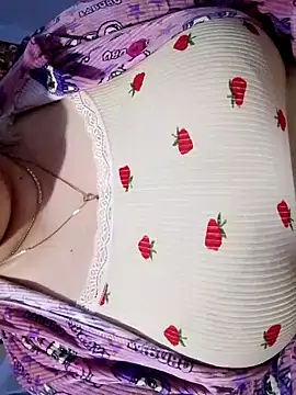 Snapshot of Hnonasix89 chatting on April 6, 8:48 am Hnonasix89 online show from April 6, 8:48 am