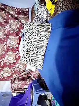 Snapshot of Hnonasix89 chatting on April 8, 9:48 pm Hnonasix89 online show from April 8, 9:48 pm