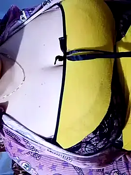 Snapshot of Hnonasix89 chatting on April 9, 7:03 am Hnonasix89 online show from April 9, 7:03 am