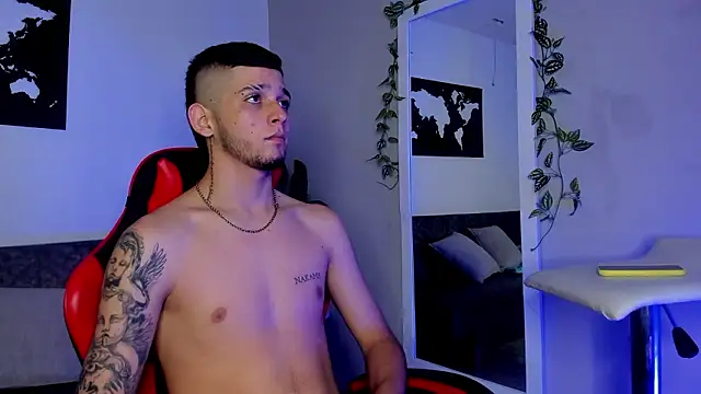 Snapshot of Mathewboy1 chatting on February 8, 12:30 pm Mathewboy1 online show from February 8, 12:30 pm