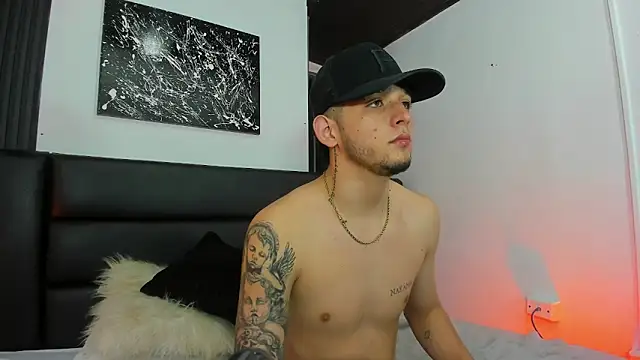 Snapshot of Mathewboy1 chatting on February 14, 11:40 am Mathewboy1 online show from February 14, 11:40 am