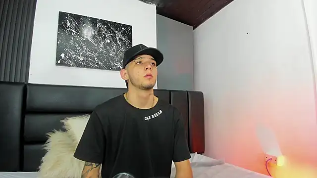 Snapshot of Mathewboy1 chatting on February 17, 11:29 am Mathewboy1 online show from February 17, 11:29 am