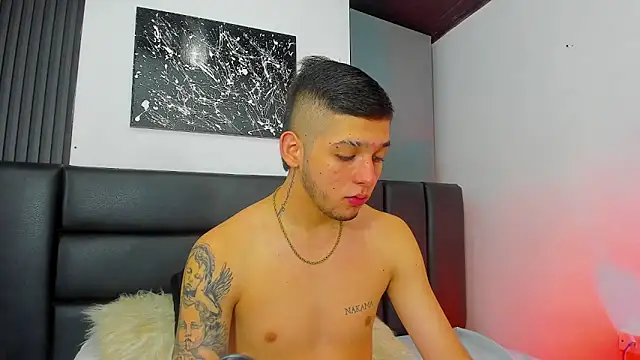 Snapshot of Mathewboy1 chatting on February 27, 11:43 am Mathewboy1 online show from February 27, 11:43 am