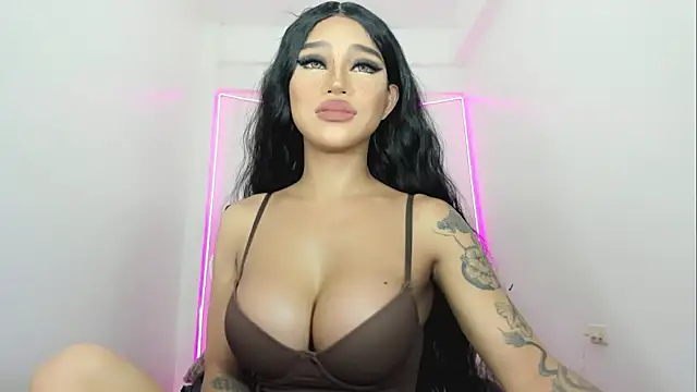 DazzlingDivaLiza online show from April 5, 1:36 am