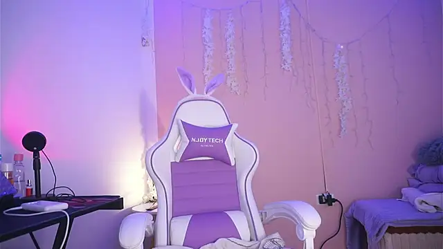 Violet moon24 online show from November 21, 9:57 pm