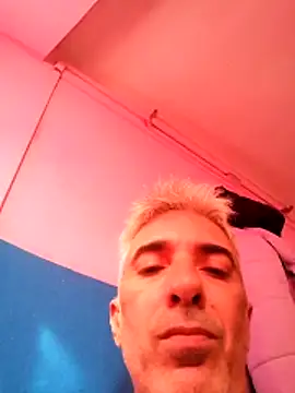 XDaringGuru online show from March 24, 9:36 am