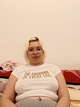 Snapshot of VikaKing chatting on November 7, 8:09 pm VikaKing online show from November 7, 8:09 pm