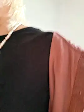 Snapshot of VikaKing chatting on November 26, 9:10 am VikaKing online show from November 26, 9:10 am