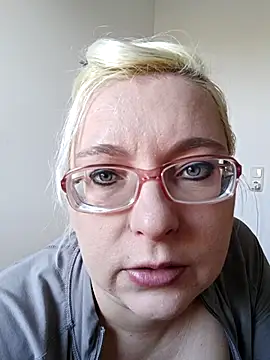 Snapshot of VikaKing chatting on January 16, 10:08 am VikaKing online show from January 16, 10:08 am