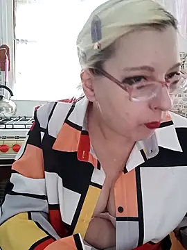 Snapshot of VikaKing chatting on February 26, 8:02 am VikaKing online show from February 26, 8:02 am