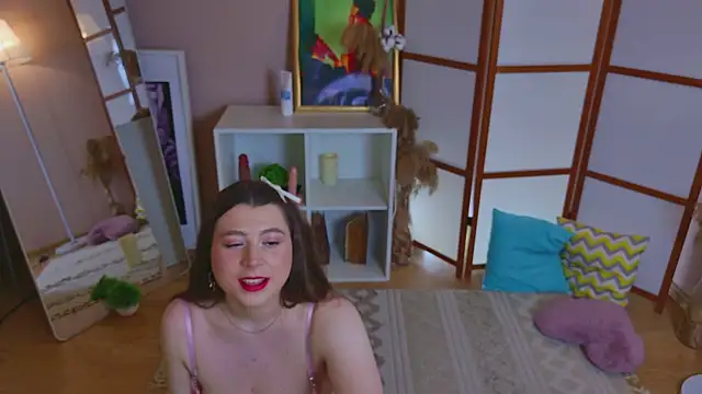 Queen Michelle  online show from February 5, 9:08 pm