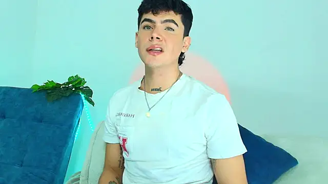 CamiiGuzmanX online show from November 11, 6:52 pm