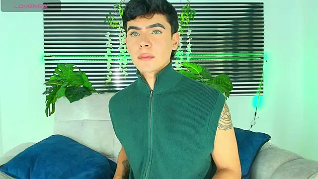 CamiiGuzmanX online show from January 10, 7:48 pm